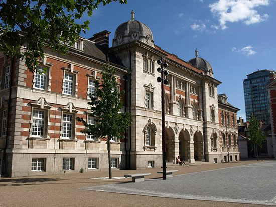 英国伦敦艺术大学油画专业怎么样？