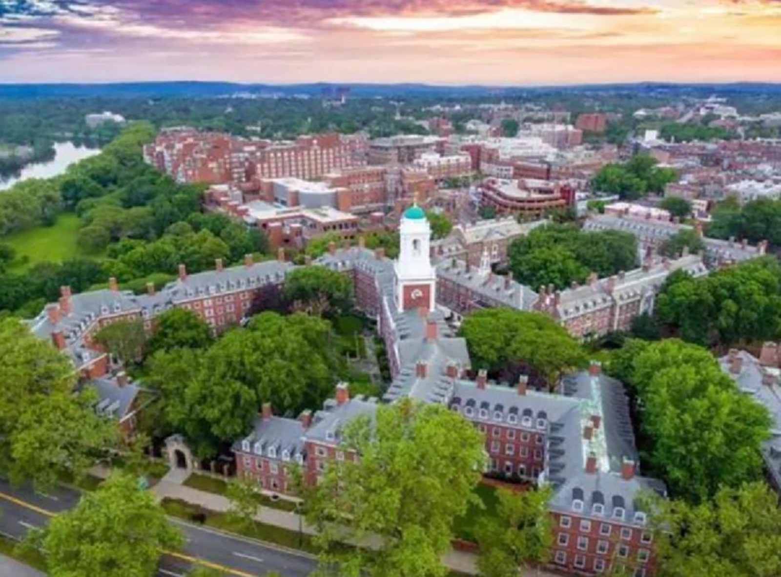 2025美国哈佛大学入学条件盘点