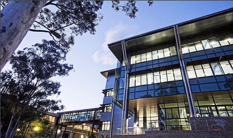 卧龙岗大学在澳洲排名第几？