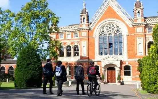 高考低分怎么出国留学？海外留学赛道怎么选择？