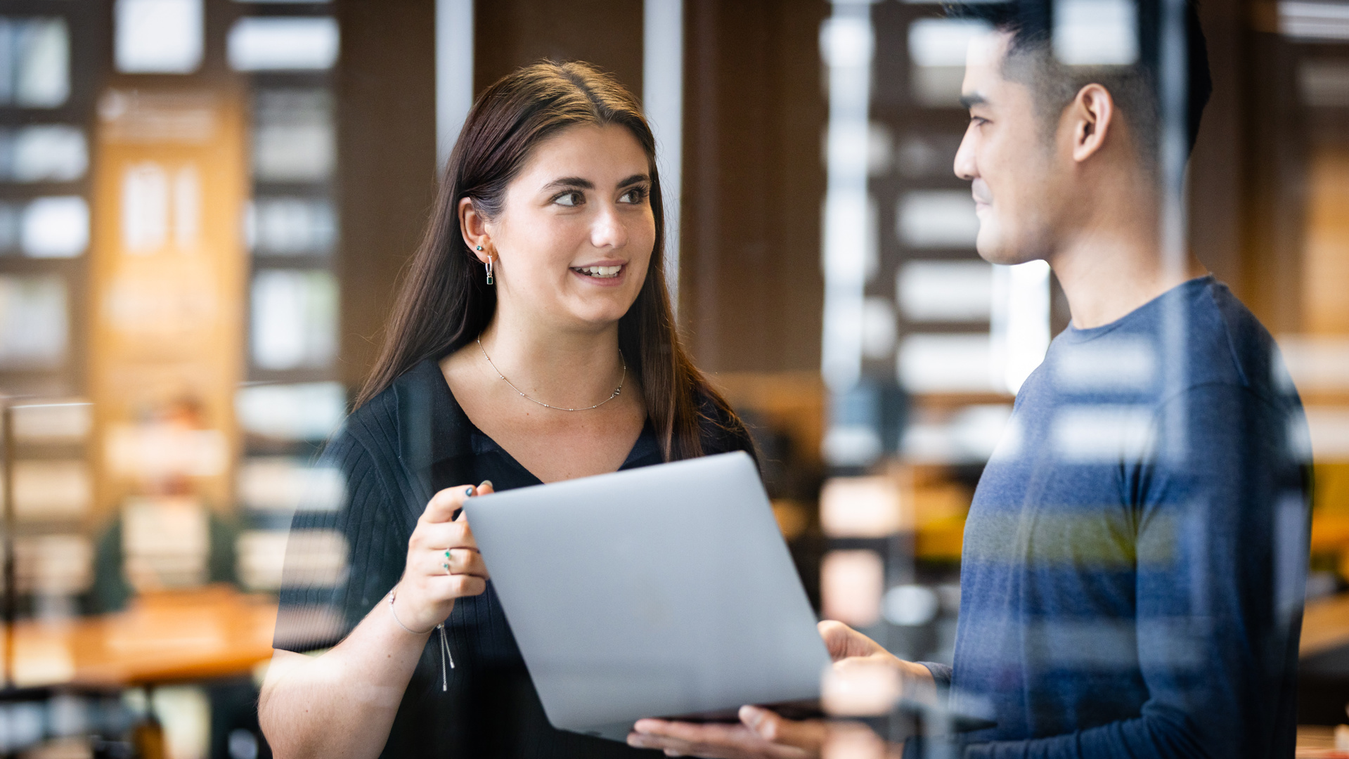 悉尼科技大学游戏开发大一课程预习的重点包括哪些？